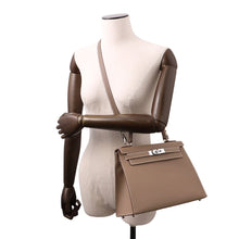 Load image into Gallery viewer, HERMES Kelly Sellier Etoupe Epsom Size 28