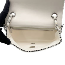 将图像加载到图库查看器中,CHANEL Mini Matelasse ChainShoulder White/BlackA69900 Tweed