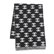 将图像加载到图库查看器中,CHANEL Reversible CC Logo Scarf Black/WhiteAA7067 Wool 92% Cashmere 8%