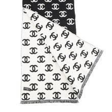 将图像加载到图库查看器中,CHANEL Reversible CC Logo Scarf Black/WhiteAA7067 Wool 92% Cashmere 8%