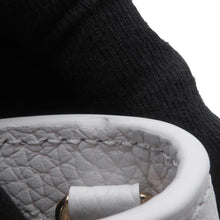 将图像加载到图库查看器中,LOUIS VUITTON Capucines BB snowM55832 Taurillon Leather