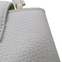 将图像加载到图库查看器中,LOUIS VUITTON Capucines BB snowM55832 Taurillon Leather