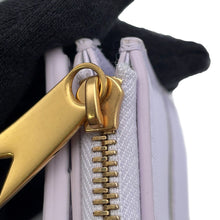 将图像加载到图库查看器中,Bottega Veneta Cassette Small Bifold Wallet Oyster742698 Leather