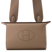 Load image into Gallery viewer, HERMES Videpoches Shoulder Bag Etoupe Togo Leather