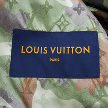 将图像加载到图库查看器中,LOUIS VUITTON Camo Windbreaker Monogram Nylon Parka Size 56 GreenHJB08W Nylon100%