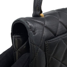 将图像加载到图库查看器中,CHANEL Top handle Black Lambskin
