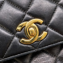 将图像加载到图库查看器中,CHANEL Top handle Black Lambskin