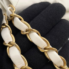 将图像加载到图库查看器中,CHANEL CHANEL22 WhiteAS3260 Calf Leather Size Small
