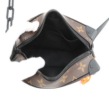 将图像加载到图库查看器中,LOUIS VUITTON Mini Soft Trunk NoirM44480 Monogram / Solar Powered Ray