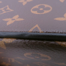 将图像加载到图库查看器中,LOUIS VUITTON Mini Soft Trunk NoirM44480 Monogram / Solar Powered Ray