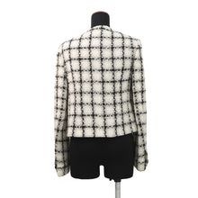 Load image into Gallery viewer, CHANEL Tweed 2-Pocket Collarless Jacket Short Size 38 Ivory/Black/GrayP62411V47773 Wool38% Acryl23% Polyester18% Linen12% Polyamide7% Alpaca2%