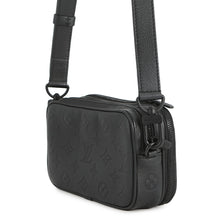 将图像加载到图库查看器中,LOUIS VUITTON Alpha Wearable Wallet NV NoirM82544 Monogram Shadow