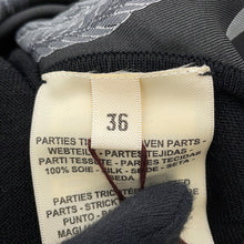 Load image into Gallery viewer, HERMES Twill reine long-sleeved cardigan with Parfroy Remix print Size 36 Gris Charbon5H2804DL Silk100% Cashmere49% Silk48% Nylon2% Polyurethane1%