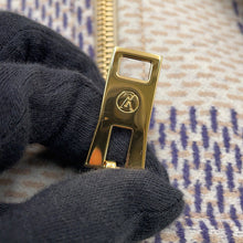 Load image into Gallery viewer, LOUIS VUITTON Damier Azur Skirt Size 40 White/GrayFMSK19 Wool 97% Cashmere3%