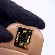 将图像加载到图库查看器中,CHANEL Matelasse Top Handle 2-Way Chain Shoulder Bag BeigeAS4023 Shiny Lambskin Size Small