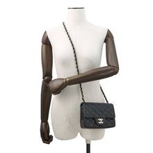 将图像加载到图库查看器中,CHANEL Mini Matelasse Single Flap Single Chain Shoulder Bag BlackA35200 Lambskin