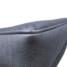 将图像加载到图库查看器中,LOUIS VUITTON Outdoor messenger SilverM30830 Monogram Taiga Leather
