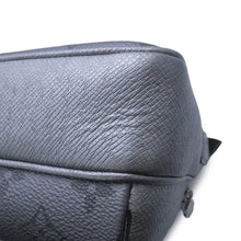 将图像加载到图库查看器中,LOUIS VUITTON Outdoor messenger SilverM30830 Monogram Taiga Leather