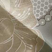 将图像加载到图库查看器中,HERMES Scarf Carre Fairy Finger Size 90 Light Gray/White/Ivory Silk 100%