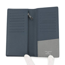 将图像加载到图库查看器中,LOUIS VUITTON Portefeuille Brazza GlacierGray/Navy BlueM25966 Taiga Leather