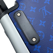 将图像加载到图库查看器中,LOUIS VUITTON Horizon BlueM20183 Taiga Leather Size 55