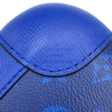 将图像加载到图库查看器中,LOUIS VUITTON Horizon BlueM20183 Taiga Leather Size 55