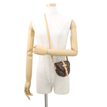 将图像加载到图库查看器中,LOUIS VUITTON Micro Chantilly RedM46643 Monogram