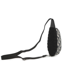 将图像加载到图库查看器中,Dior Oblique SCARAB Crossbody Bag Black/Beige2ESBC311YKY Canvas Size Mini
