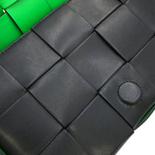 Load image into Gallery viewer, Bottega Veneta Cassette Maxi INTRECCIATO Shoulder Bag Black/Parakeet737950 Calf Leather