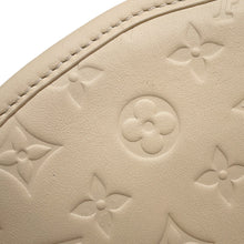 将图像加载到图库查看器中,LOUIS VUITTON Gyoza Pouch Monogram・BeigeM26186 Monogram