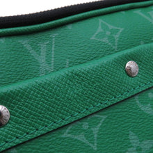将图像加载到图库查看器中,LOUIS VUITTON Alpha Messenger CatusGreenM31014 Monogram Taigarama