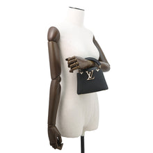 将图像加载到图库查看器中,LOUIS VUITTON Capucines NoirM10166 Taurillon Leather Size NANO