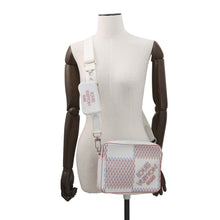 将图像加载到图库查看器中,LOUIS VUITTON Trio Messenger WhiteM20665 Damier Giant Spray