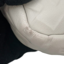 将图像加载到图库查看器中,FENDI baguette White8BR600 Leather