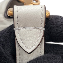 Load image into Gallery viewer, FENDI baguette White8BR600 Leather