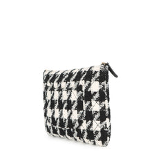 将图像加载到图库查看器中,CHANEL CC Logo Clutch Bag Black/White Tweed
