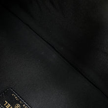 将图像加载到图库查看器中,CHANEL CC Logo Clutch Bag Black/White Tweed