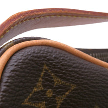 Load image into Gallery viewer, LOUIS VUITTON Croissant RedM51512 Monogram Size MM