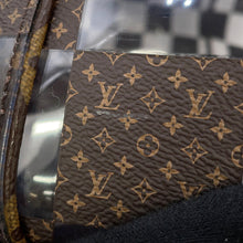 将图像加载到图库查看器中,LOUIS VUITTON Keepall Bandouliere Travel Bag 22AW Brown/TransparentM20864 Monogram Chess PVC Size 50