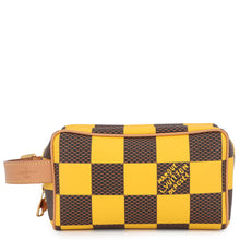 将图像加载到图库查看器中,LOUIS VUITTON Rocker Dopp Kit YellowN40567 Damier・Pop