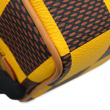 将图像加载到图库查看器中,LOUIS VUITTON Rocker Dopp Kit YellowN40567 Damier・Pop