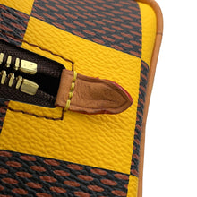 将图像加载到图库查看器中,LOUIS VUITTON Rocker Dopp Kit YellowN40567 Damier・Pop