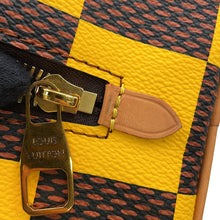 将图像加载到图库查看器中,LOUIS VUITTON Rocker Dopp Kit YellowN40567 Damier・Pop