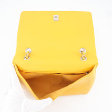 将图像加载到图库查看器中,CHANEL Matelasse Single Flap ChainShoulder Yellow Leather