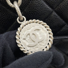 将图像加载到图库查看器中,CHANEL Medallion Tote BlackA01804 Caviar Leather