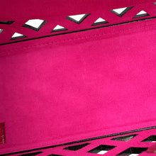 将图像加载到图库查看器中,CHANEL Punching Chain Shoulder Bag Black/PinkAS2376 Calf Leather Size 25