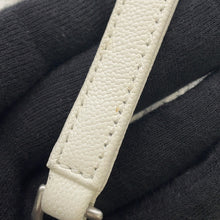 将图像加载到图库查看器中,CHANEL Boy Chanel Chain Shoulder Bag WhiteAS3350 Caviar Leather