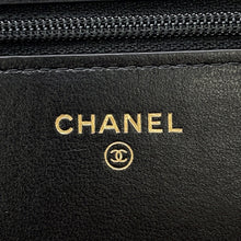 将图像加载到图库查看器中,CHANEL Pearl Chain Wallet BlackAP2579 Lambskin