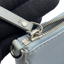 将图像加载到图库查看器中,LOUIS VUITTON Easy Pouch Light BlueM80480 Epi Leather