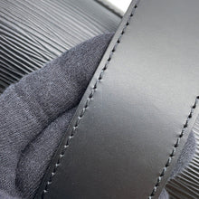 将图像加载到图库查看器中,LOUIS VUITTON Papillon Trunk NoirM58655 Epi Leather